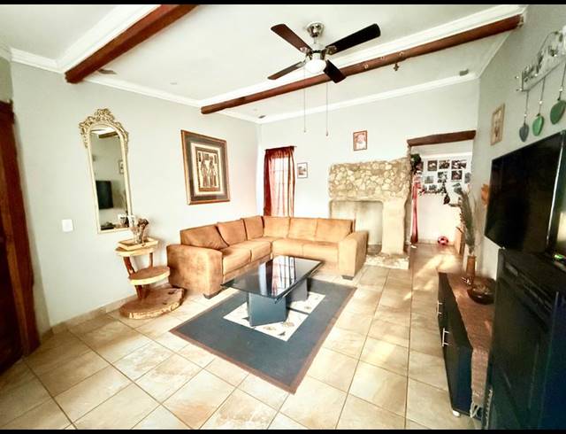 4 BEDROOM HOUSE FOR SALE IN VANDERBIJLPARK CW 3